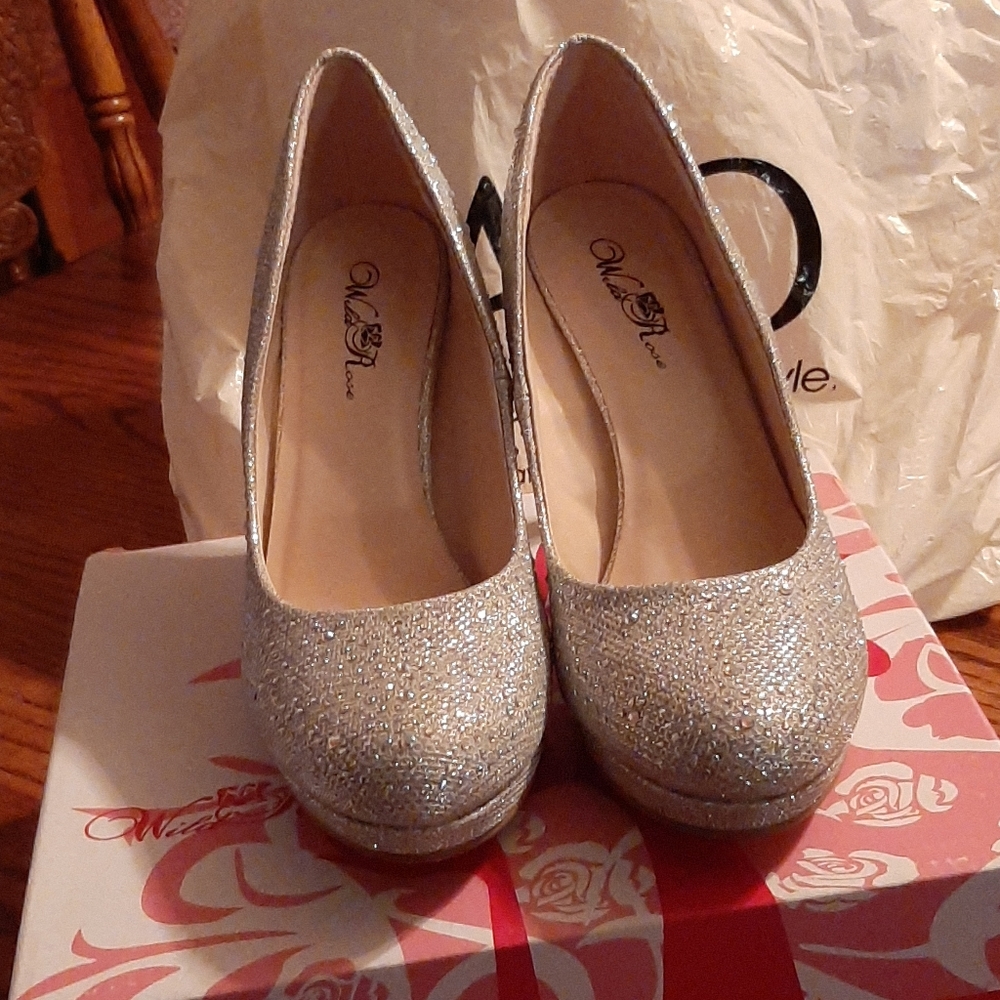 Heels - Picture 4 of 5